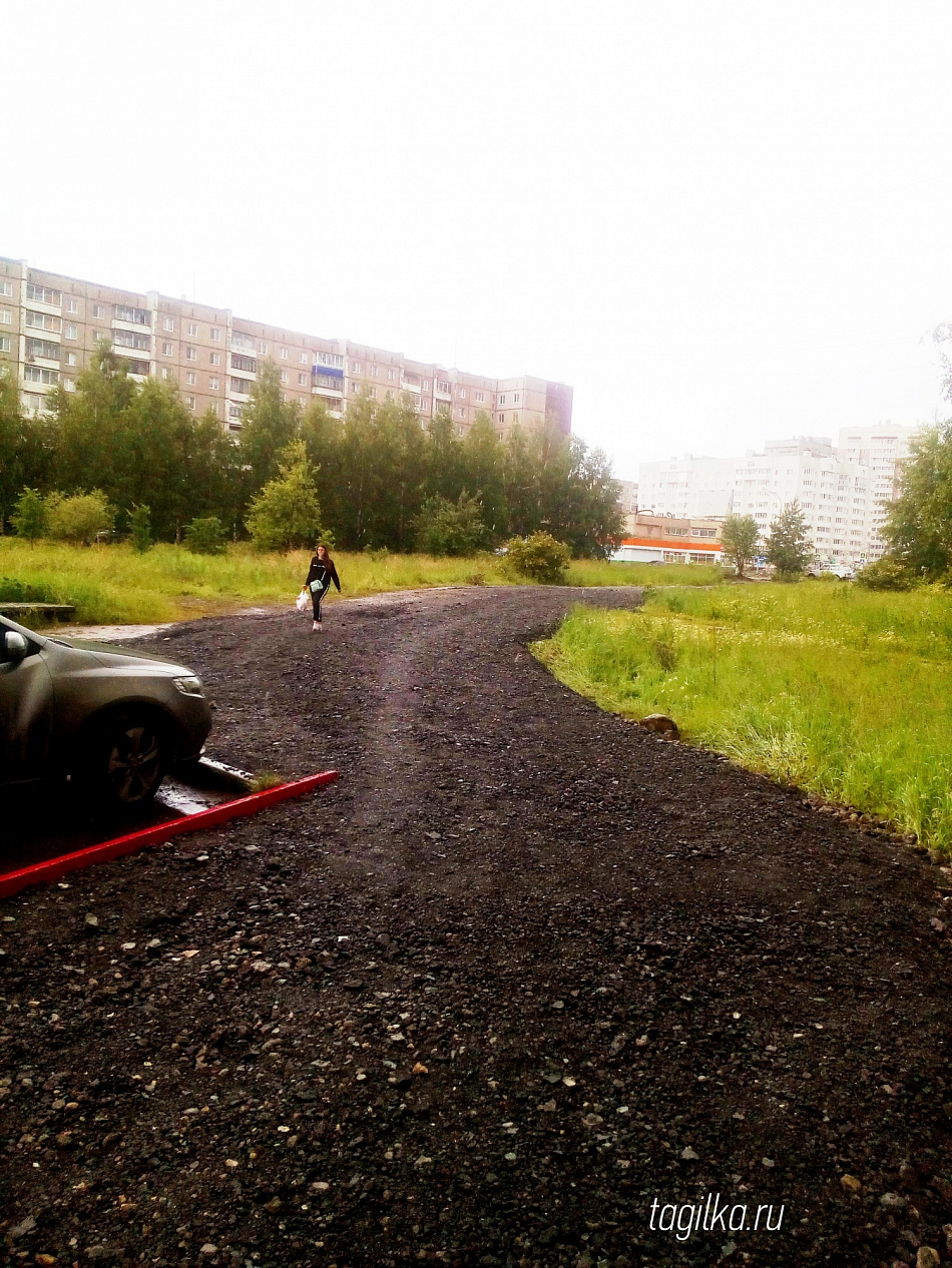 Дорожники начали благоустраивать пешеходный маршрут на ГГМ