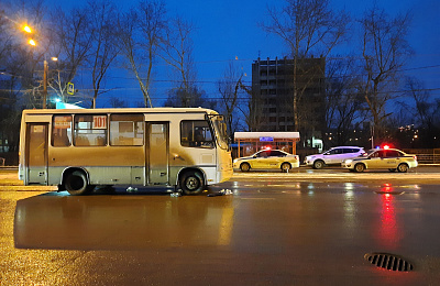 В Нижнем Тагиле под колесами пассажирского автобуса погибла 70-летняя тагильчанка