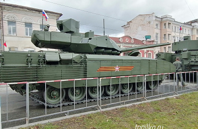 Впервые в Нижнем Тагиле представлен танк Т-14 на платформе «Армата»