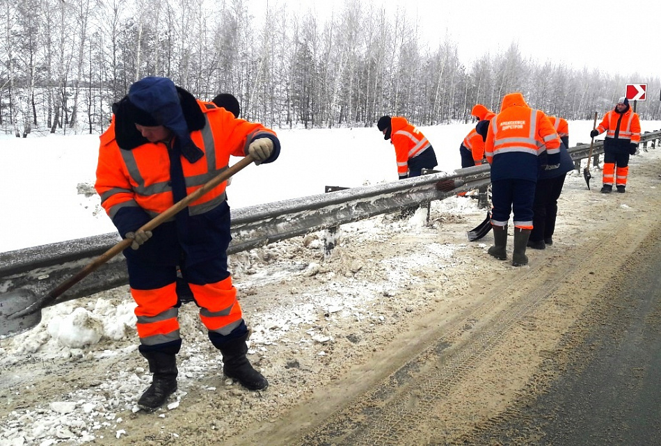 Внимание: на  120-м километре трассы Екатеринбург - Нижний Тагил - Серов ведется ремонт путепровода