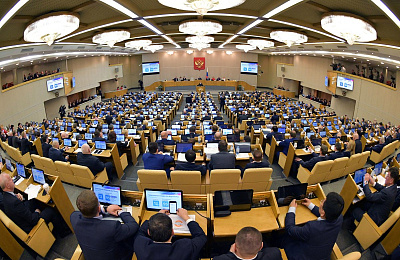 Госдума одобрила законопроект о штрафах чиновникам за оскорбление граждан