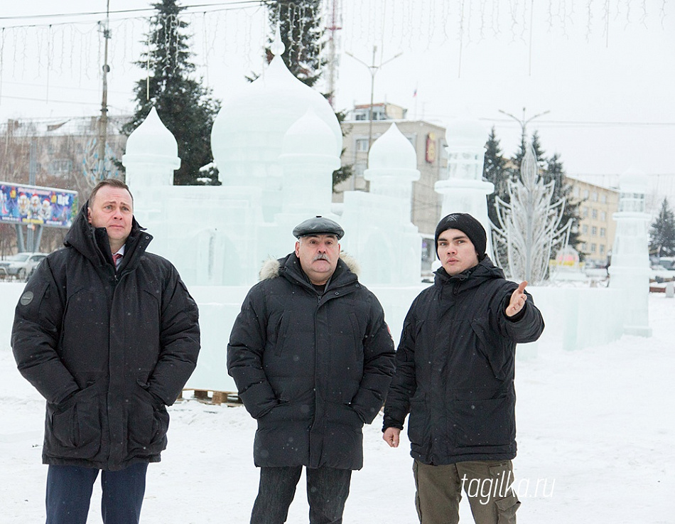 Владислав Пинаев провел финальную инспекцию ледового городка