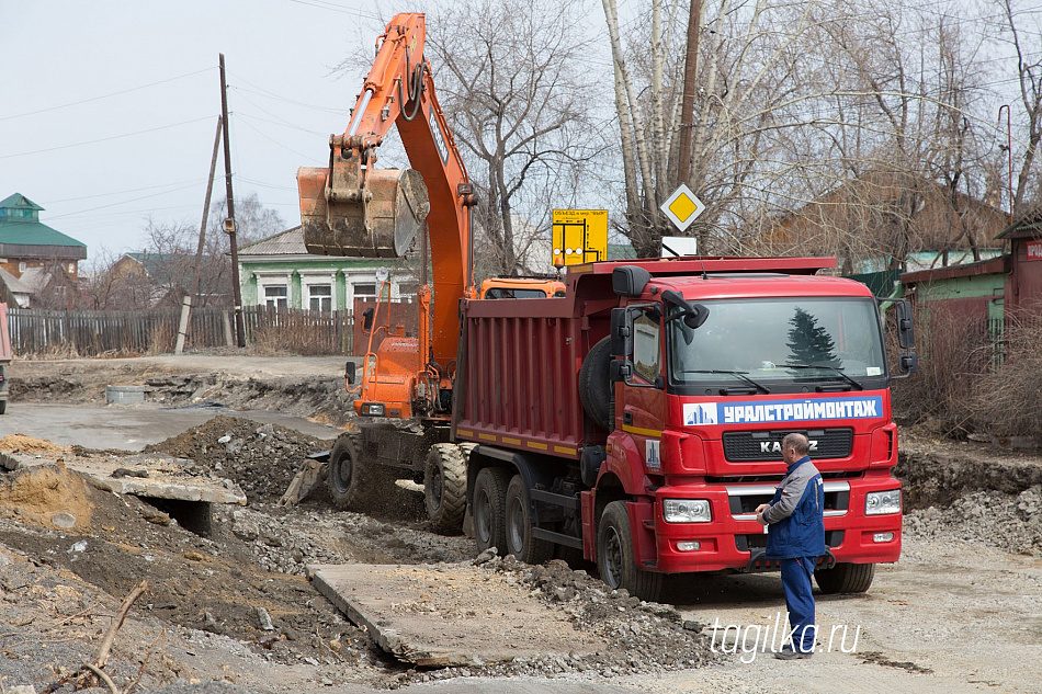 Продолжается капитальный ремонт дороги по улице Грибоедова