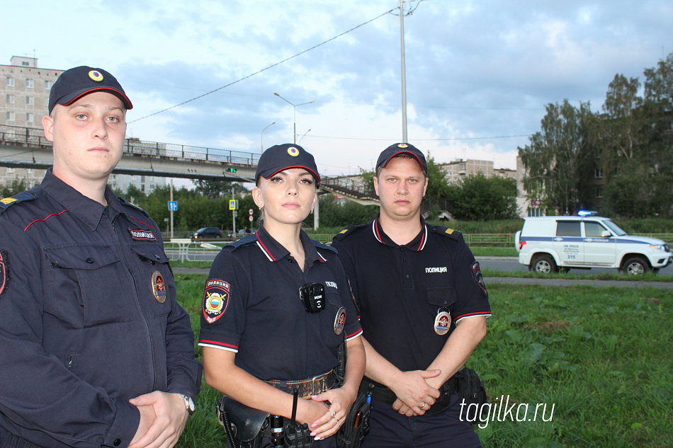 Полицейские Нижнего Тагила спасли женщину, которая тонула в реке