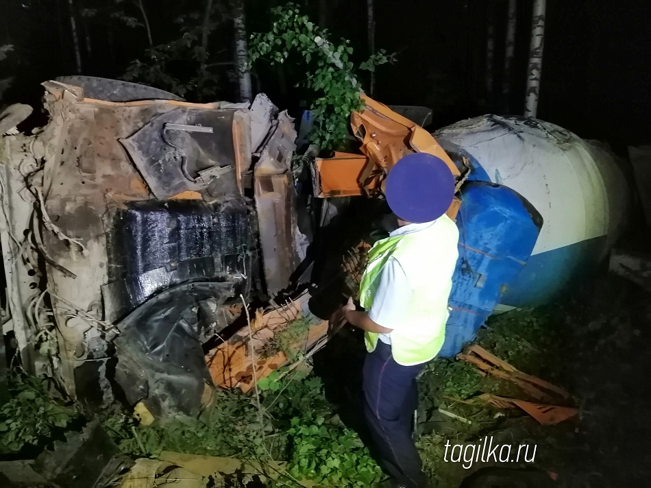 Под Нижним Тагилом погиб водитель КамАЗа