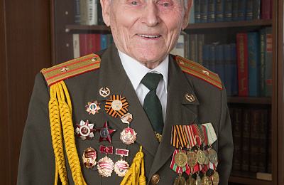 Усидеть в тылу не смог