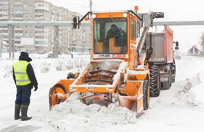 В Нижнем Тагиле продолжается борьба с последствиями снегопада