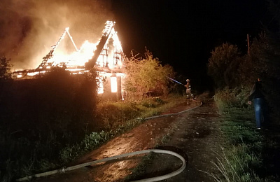 В пригороде Нижнего Тагила в прошедшие выходные сгорел частный дом