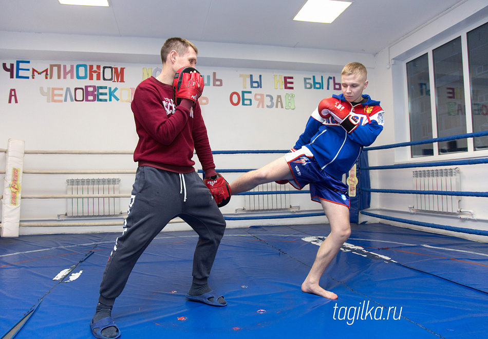 Совсем не мальчик-одуванчик! Чемпион мира по кикбоксингу Иван БУЛДАКОВ