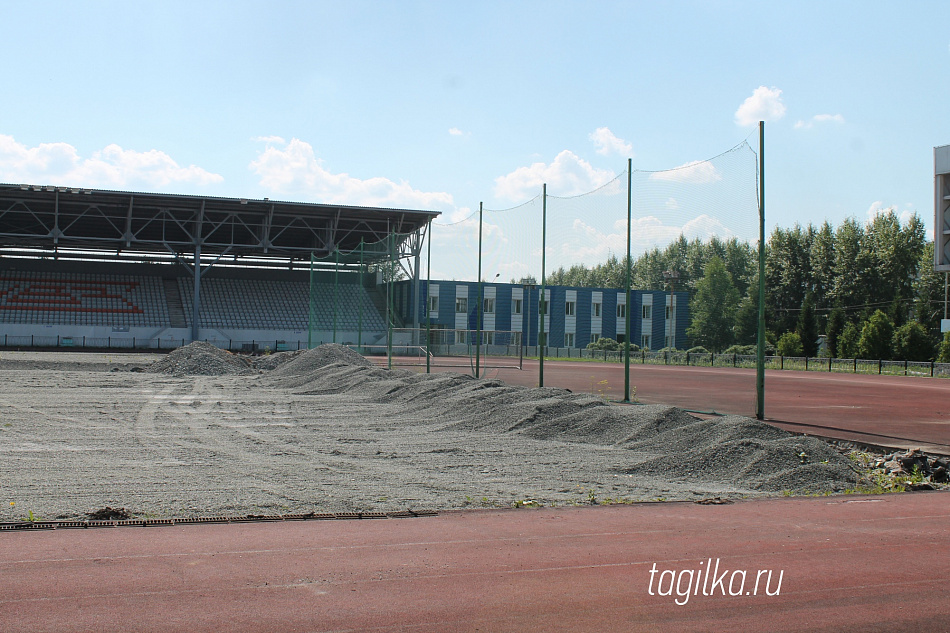 В августе на стадионе «Спутник» появится новое футбольное поле