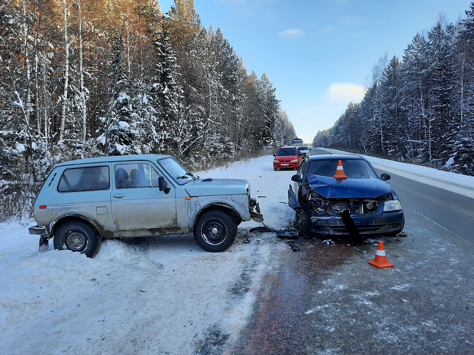  Под Нижним Тагилом в столкновении четырех автомобилей пострадал ребенок