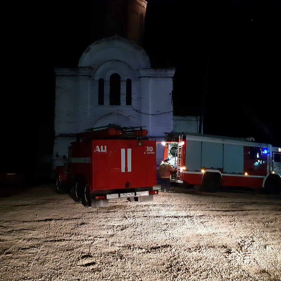 В селе Покровское под Нижним Тагилом произошёл пожар в храме