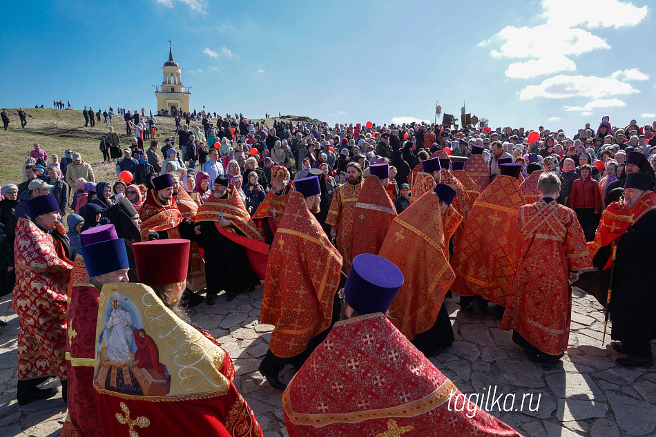 В Нижнем Тагиле крестный ход прошел на высоте