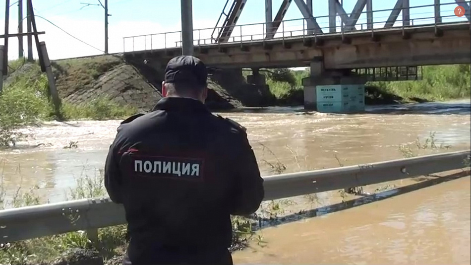 Полиция Нижнего Тагила оказывает содействие в ликвидации последствий ЧС