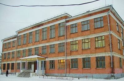 Мэрия Краснотурьинска намерена объединить две школы. Депутаты и педагоги – против