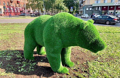 В центре Нижнего Тагила появились зеленые медведи
