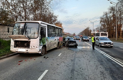 В Нижнем Тагиле водитель дорогой иномарки устроил массовое ДТП 