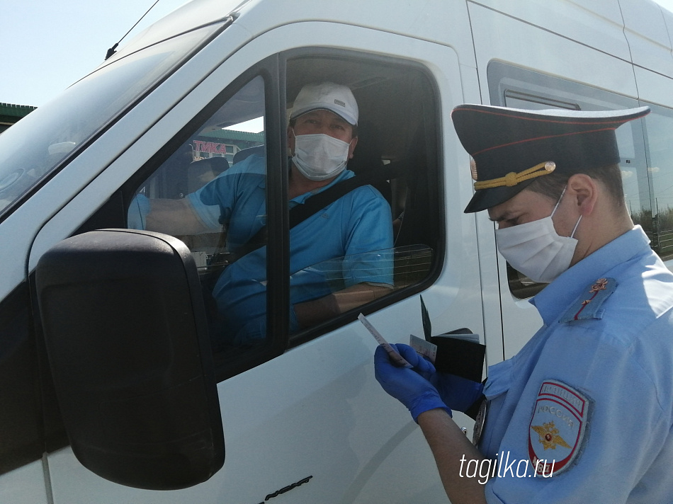 В Нижнем Тагиле полиция и ГИБДД проводят рейды по соблюдению масочного режима