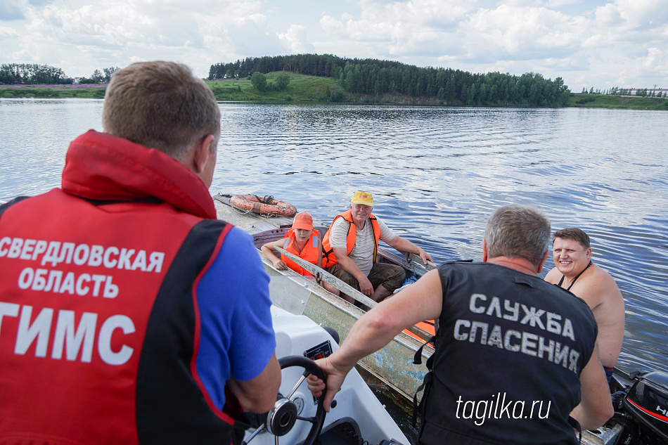 Спасатели провели рейд по Тагильскому пруду