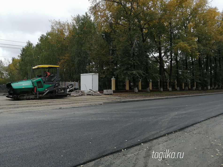 Глава Нижнего Тагила дал подрядчику неделю на то, чтобы устранить отставание от графика ремонта улицы Металлургов