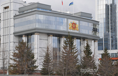 ЗакСо одобрило законопроект, разрешающий губернатору занимать свой срок бессрочно