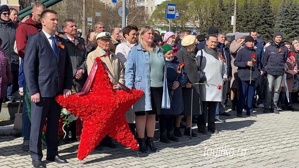 Митинг, посвященный 77-й годовщине победы в Великой Отечественной войне, состоялся перед рудоуправлением Высокогорского горно-обогатительного комбината