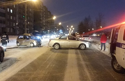 В Нижнем Тагиле две автоледи не поделили дорогу