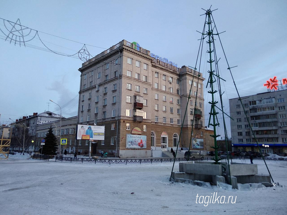 В Нижнем Тагиле разобрали ледовый городок