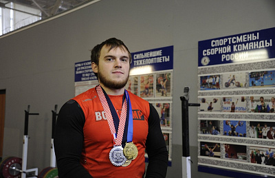 Штангист из Нижнего Тагила - чемпион России