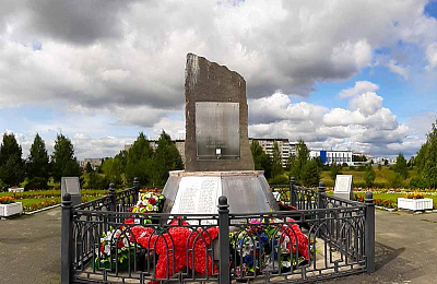 В Нижнем Тагиле на мемориале «Курган Памяти» установили две дополнительные стелы с именами воинов