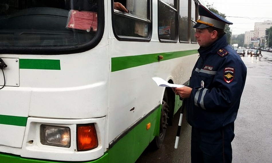 В Нижнем Тагиле инспекторы ГИБДД проверяют все автобусы и маршрутки 