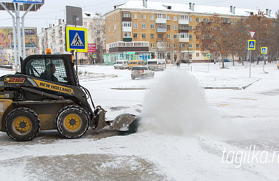 В Нижнем Тагиле уборка улиц и вывоз снега ведутся круглосуточно
