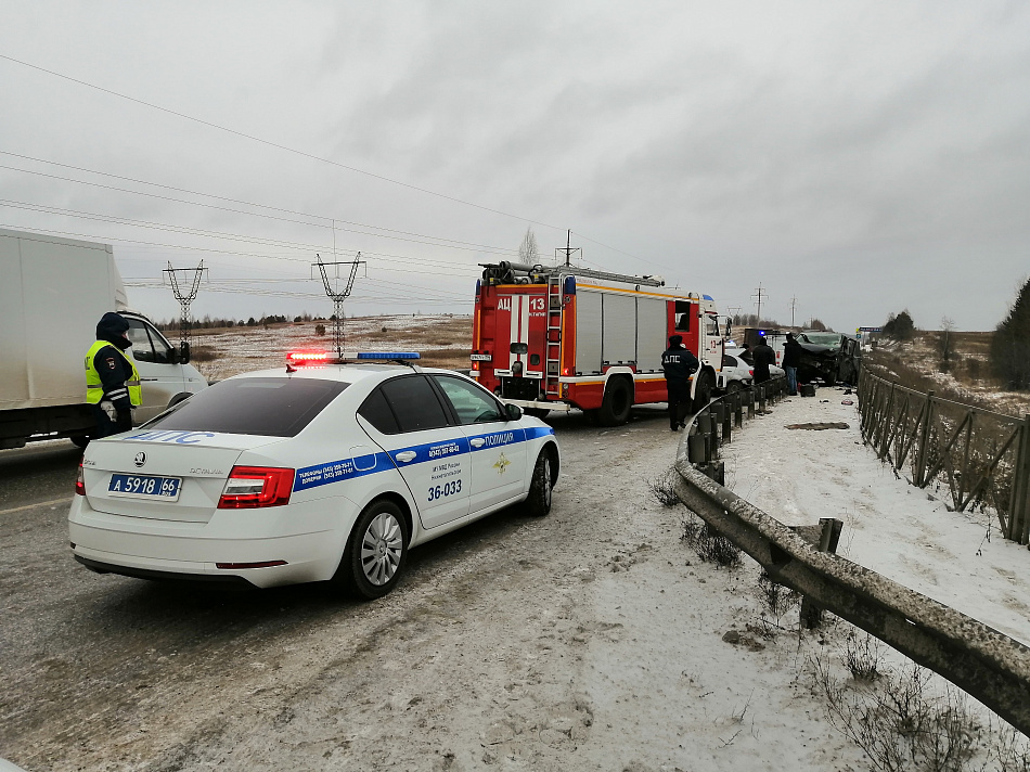 ГИБДД  Нижнего Тагила призывает водителей быть осторожными на дорогах 