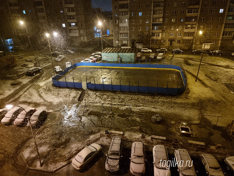 Ночью в Нижнем Тагиле выпал снег