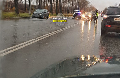 В Нижнем Тагиле мужчина госпитализирован с переломами ребер и позвоночника после ДТП