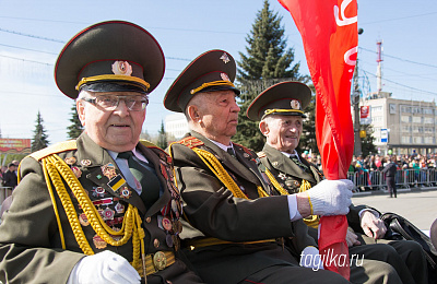 В день рождения расписался на стене рейхстага
