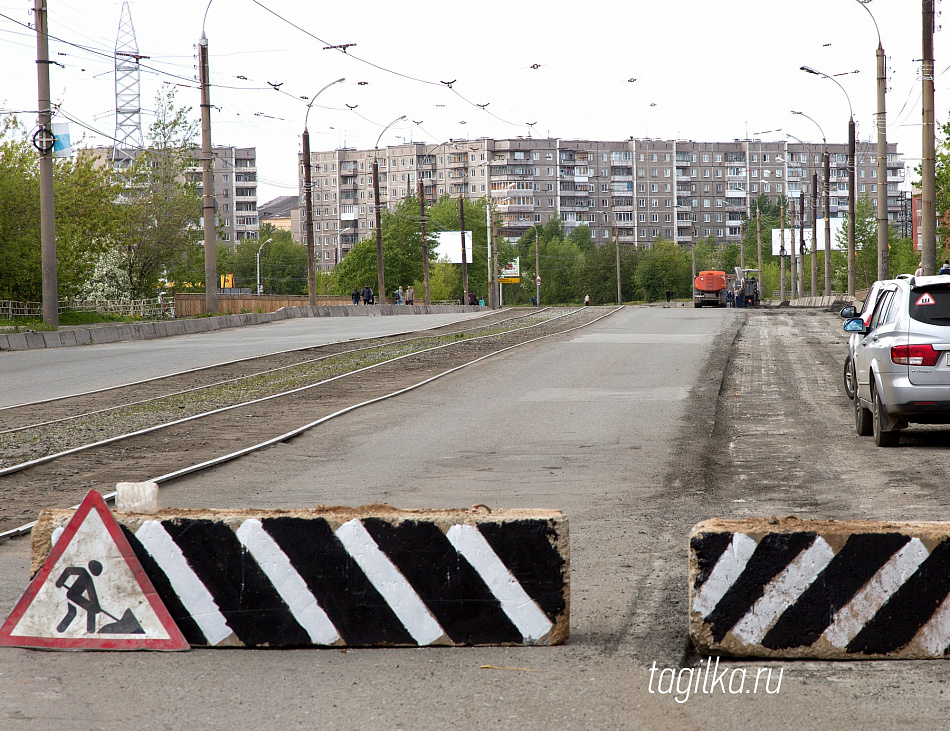 Движение через мост на улице Космонавтов закрыто