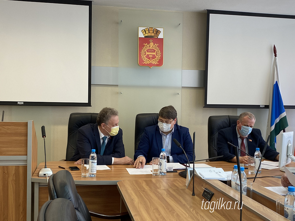 В Нижнем Тагиле ведут борьбу с борщевиком