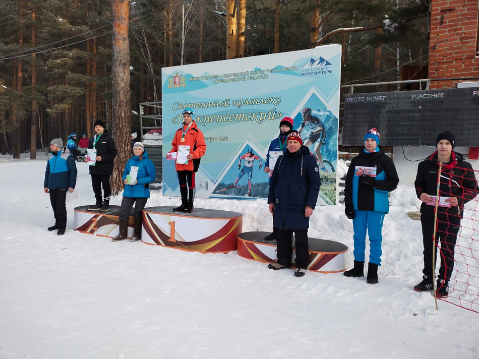 Юные лыжники Нижнего Тагила одержали победы в первенстве Свердловской области 