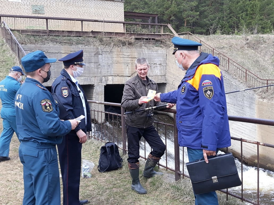 Свердловские спасатели усилили патрулирование водоемов 