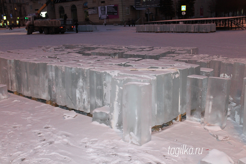 В Нижнем Тагиле с 10 декабря начнется монтаж елки в ледовом городке