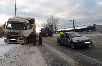 Девочка-подросток пострадала при аварии в Нижнем Тагиле