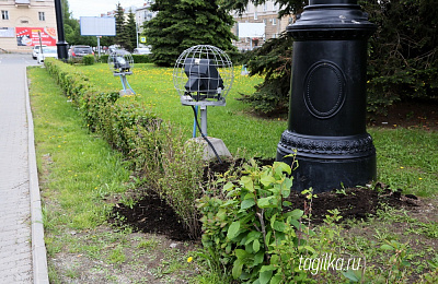 Владислав Пинаев остался недоволен ходом восстановления благоустройства, нарушенного при установке фонарей
