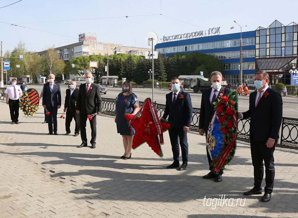 Глава Нижнего Тагила Владислав Пинаев возложил венки к памятникам горожанам, воевавшим в годы Великой Отечественной войны