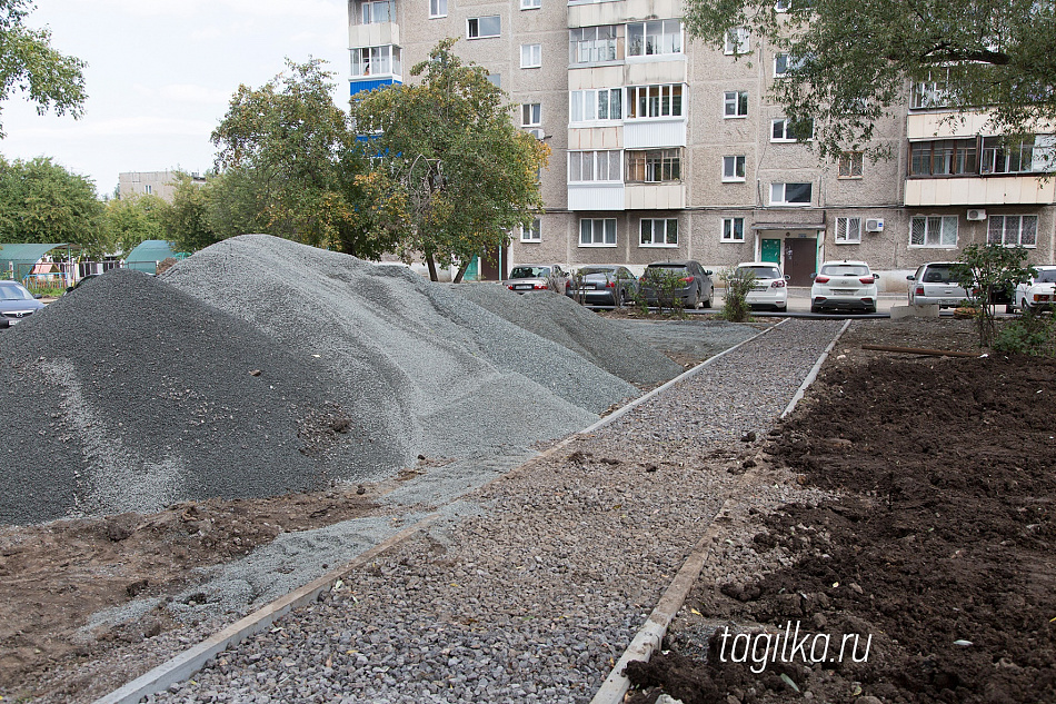 Благоустройством дворовых территорий в 2021 году займется ООО ГК «Уралстройкомплекс»