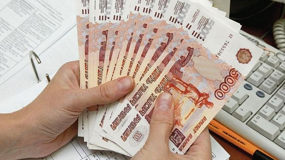 Уральцы отдают за кредит половину зарплаты