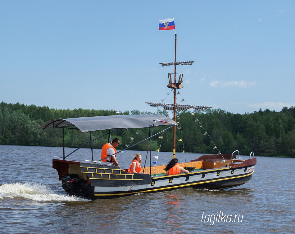 «Черную жемчужину» взяли на абордаж