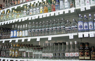 За продажу несовершеннолетним 
алкогольной продукции предусмотрена уголовная ответственность

