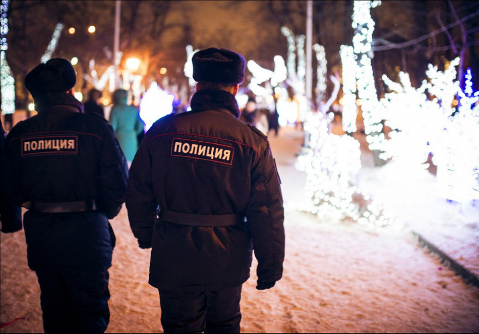 Полиция призывает тагильчан быть внимательными и осторожными во время  новогодних праздников 
