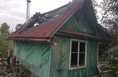 В Нижнем Тагиле сгорел садовый домик, пострадала хозяйка